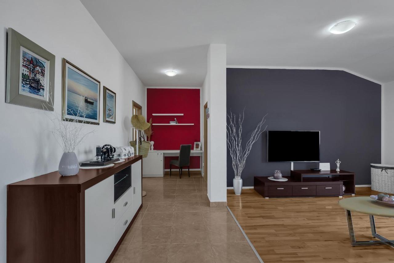 Stunning City View Apartment Makarska Bagian luar foto