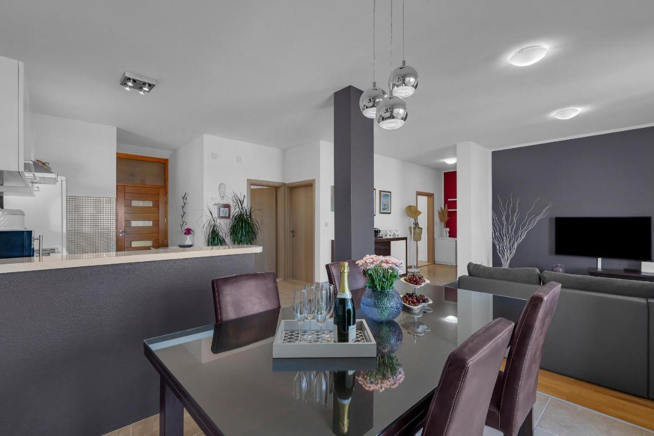 Stunning City View Apartment Makarska Bagian luar foto